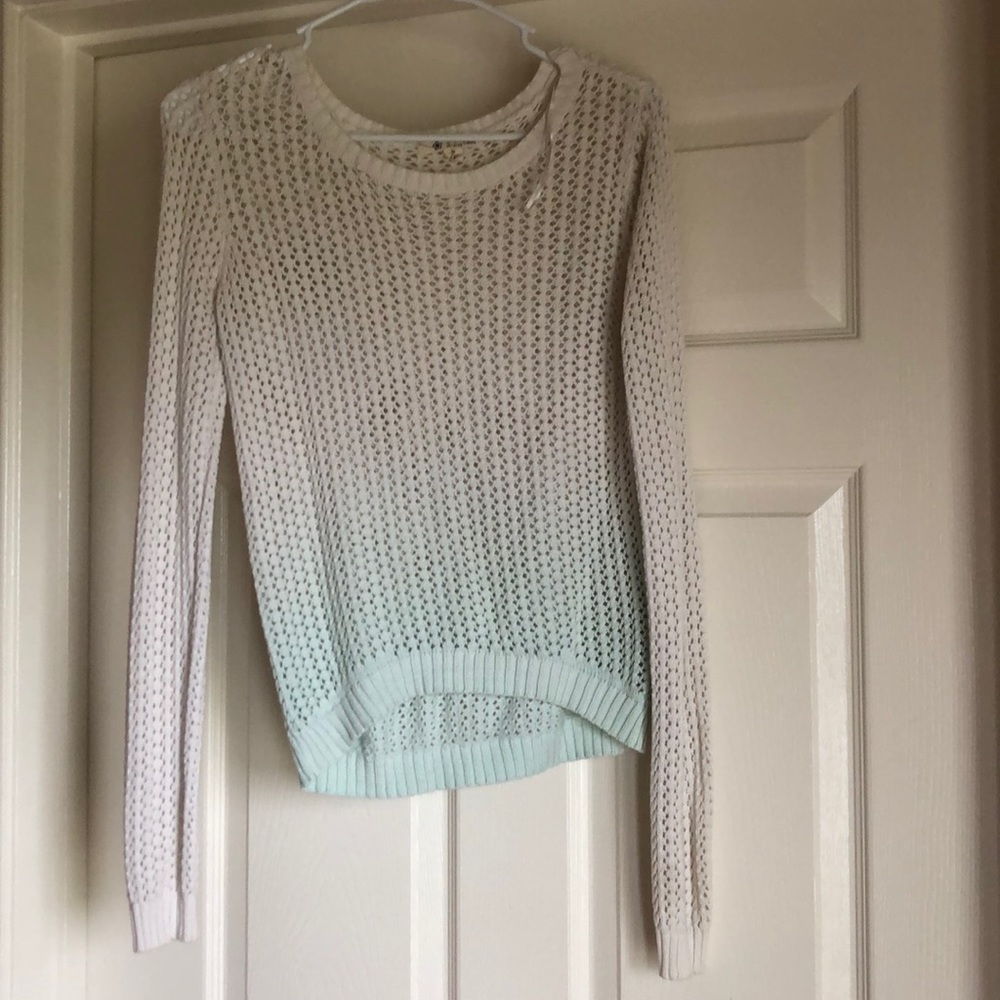 Blue ombré crochet crop top